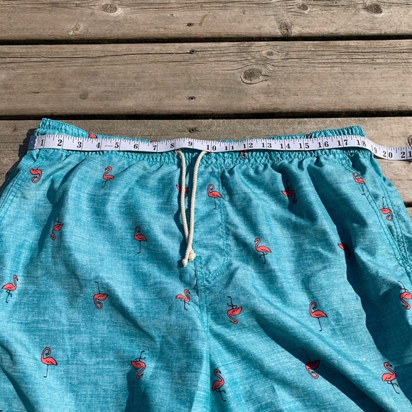 💜 Old Navy Men's L/G Teal Flamingo Print Swim Trunks | Board Shorts - Picture 4 of 6